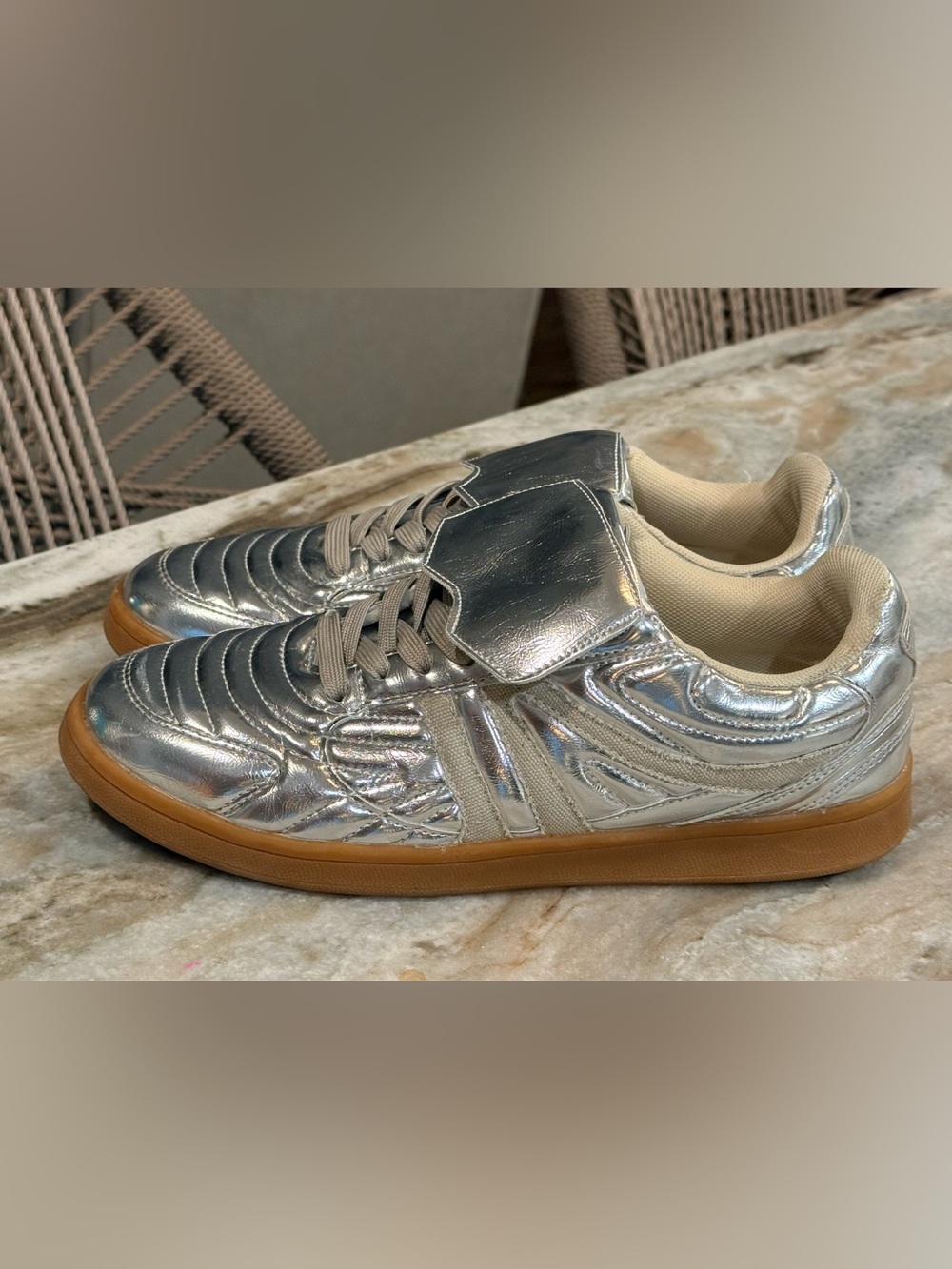 Women’s STEVE MADDEN Madrid silver metallic lifestyle sneakers- Size 8.5